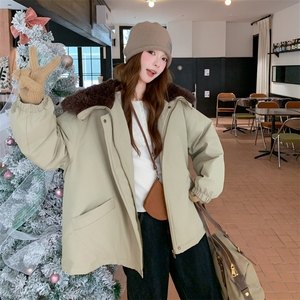 巨好看羊羔毛拼接派克羽绒服女2025冬新款设计感时尚羽绒绒外套图片