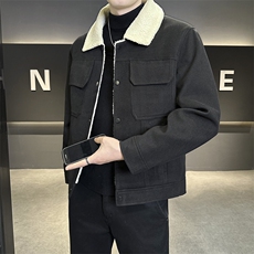 黑色
