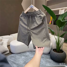 卡其色