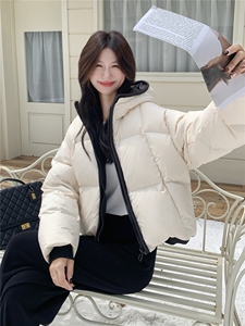 短款连帽加厚保暖面包服茧形羽绒外套女图片