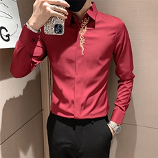红色
