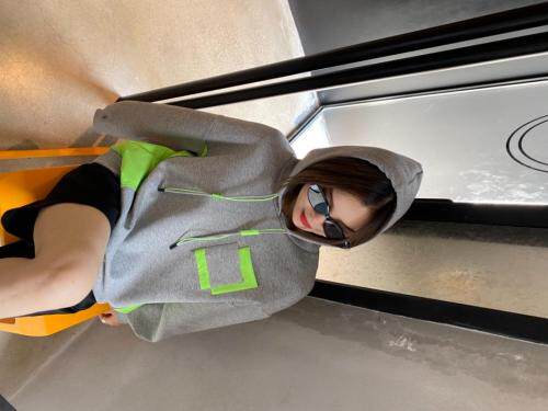 秋装新款设计卫衣，女装卫衣/绒衫，雷洛奇丽