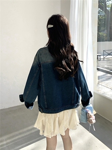 韩版渐变水洗牛仔夹克女拼接口袋设计感宽松休闲百搭秋款短外套图片