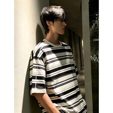 黑色
