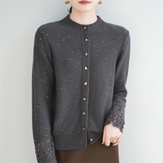 2025年秋季时尚百搭休闲半高领珠片袖口钩花开衫，女装针织衫/毛衣，暖烁羊绒