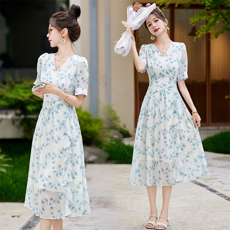 退现雪纺碎花连衣裙夏季2025新款v领收腰气质显瘦a字裙子女仙，女装连衣裙，朵莱米