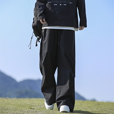 黑色