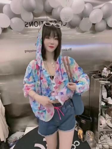 DG8105欧洲站2021夏季新款时尚连帽印花烫钻潮长袖防晒,女装其它,L·H·X