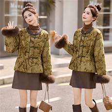 现货狐狸毛羽绒服女提花短外套2025冬季新款新中式白鸭绒上衣，女装羽绒服，仟媚宠