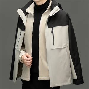 中老年冲锋衣男士2026秋冬季新款加绒保暖户外登山服休闲夹克外套图片