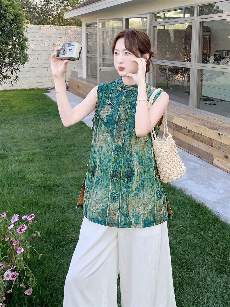 2026年夏季轻薄透气碎花抽象两件套时尚潮流,女装套装/套裙,秀美人生