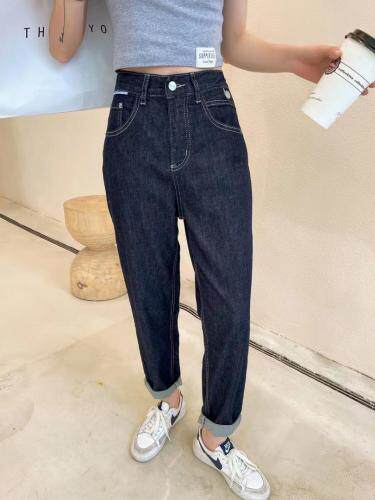 广州厂家直营店，主做二批，连锁公司单。贴牌贴标都可，女装，DK&DK