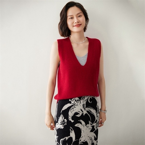 时尚百搭V领羊绒马甲女款修身显瘦无袖针织背心外套图片