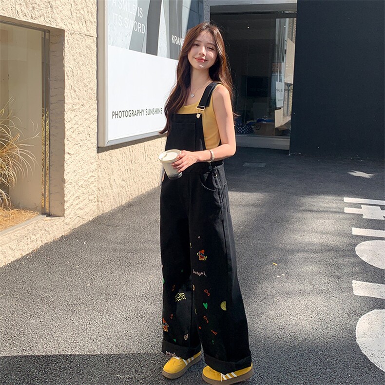 学院风黑色牛仔背带裤女2025超火流行夏季新款卡通刺绣减龄休闲裤图片