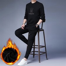 黑色