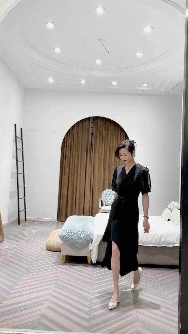 夏款连衣裙，女装连衣裙，珀莎