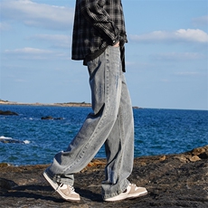 浅蓝色