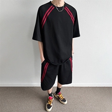 黑色