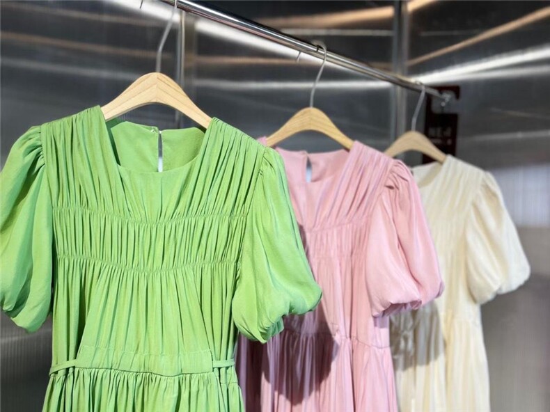 《DAVIDA》现货!韩版纯色宽松泡泡袖连衣裙，女装连衣裙，DAVIDA