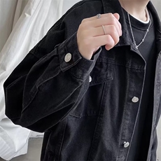 黑色