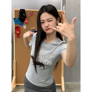 H0895-P35原版钉珠+裁片+包边拉肩修身短袖T恤图片