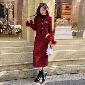 现货2025年红色小香风套装订婚礼服女结婚新娘便装90羽绒两件套图片
