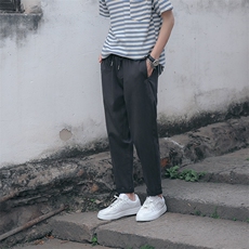 深灰色