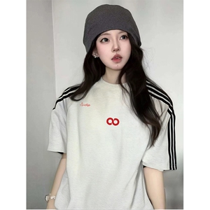 抖音得物品质二开240克宽松纯棉美式潮牌印花三条杠中性风短袖T恤图片