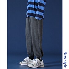 深灰色