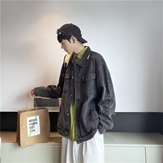 黑色