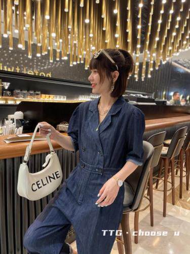 牛仔连体裤，女装连体裤，跳跳谷