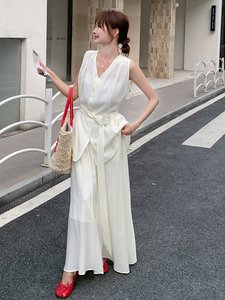 高级感御姐气质v领马甲半身裙两件套女2025夏季新款法式收腰显瘦图片