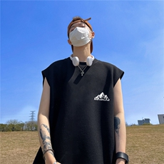 黑色