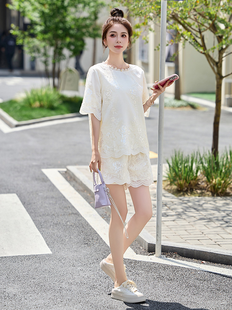 2025夏日穿搭一整套小个子气质显瘦高级感蕾丝刺绣短裤两件套装,女装套装/套裙,妙形
