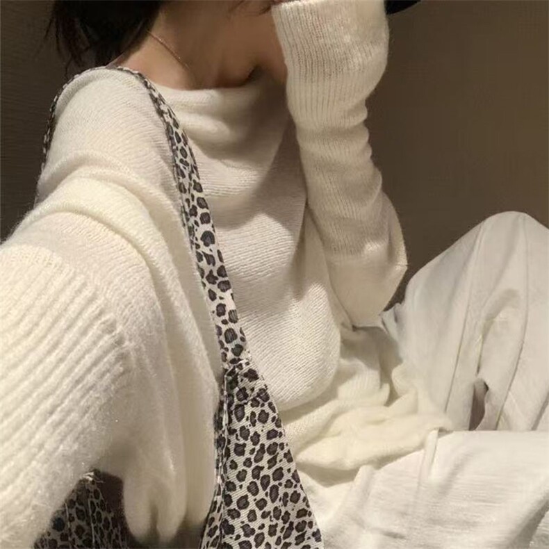 女士燕尾一字蝙蝠袖套头2025年秋季图片