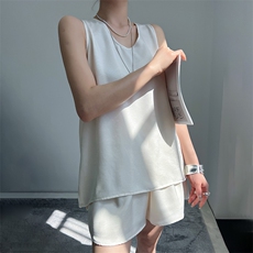 2025年夏季新款圆领无袖背心女宽松时尚显瘦减龄真丝白色短袖上衣，女装休闲裤，蒙绒特