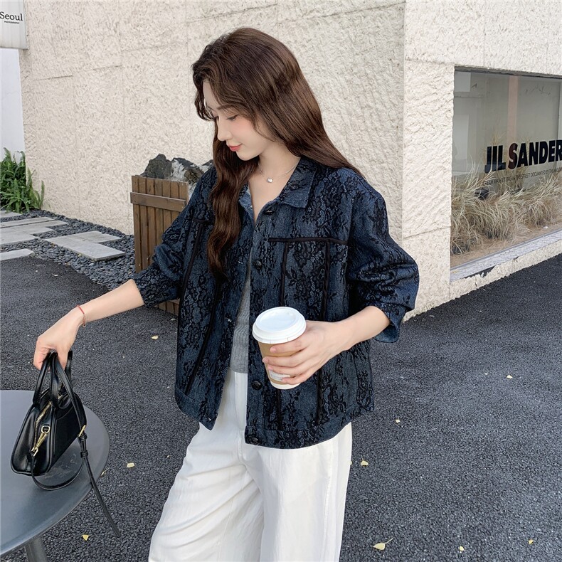 休闲蓝色碎花洋气百搭翻领短外套女春秋2025新款小个子夹克巨好看,女装短外套,2C057