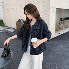 休闲蓝色碎花洋气百搭翻领短外套女春秋2025新款小个子夹克巨好看，女装短外套，2C057