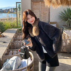 时髦复古大毛领保暖羊羔毛外套冬新款流行洋气短款皮毛一体，女装皮草，纯色衣恋