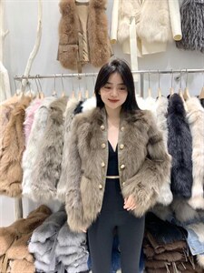 冬季新款狐狸毛外套图片