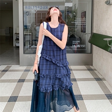 温柔风韩系设计感格纹吊带裙女夏新款不规则复古显瘦长款连衣裙，女装连衣裙，2C258
