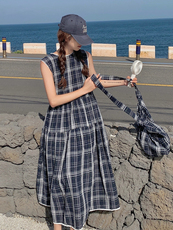 复古格子连衣裙女2025夏新款休闲俏皮韩版无袖显瘦过膝长裙送包包，女装连衣裙，诺蝶
