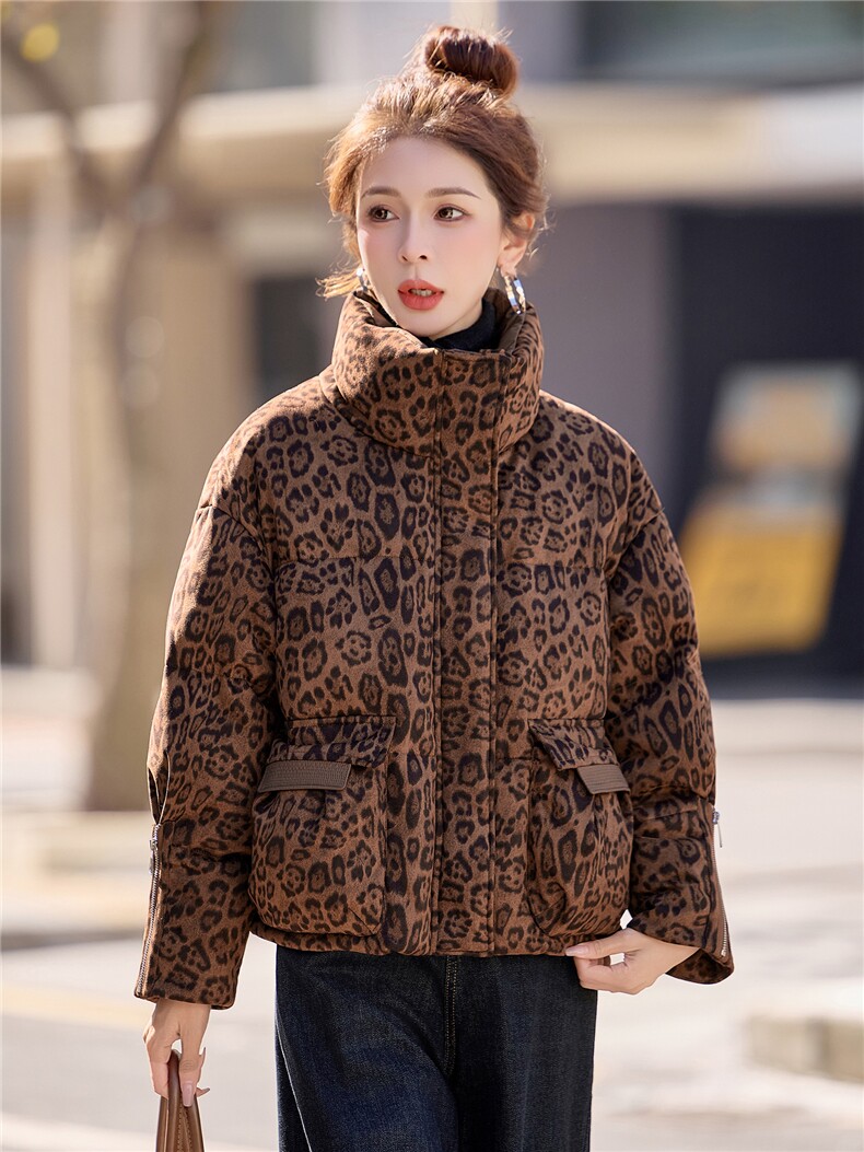 时尚豹纹短款立领羽绒服女2025冬新款加厚保暖,女装羽绒服,余墨