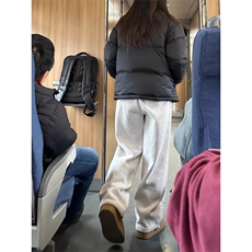 白灰色