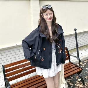 学院风刺绣连帽短外套女2025秋季新款韩系俏皮减龄小个子百搭夹克图片