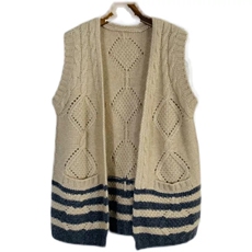 2025年秋季百搭时尚百搭通勤简约麻花开衫马甲，女装马甲，德聚羊绒