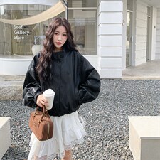 黑色