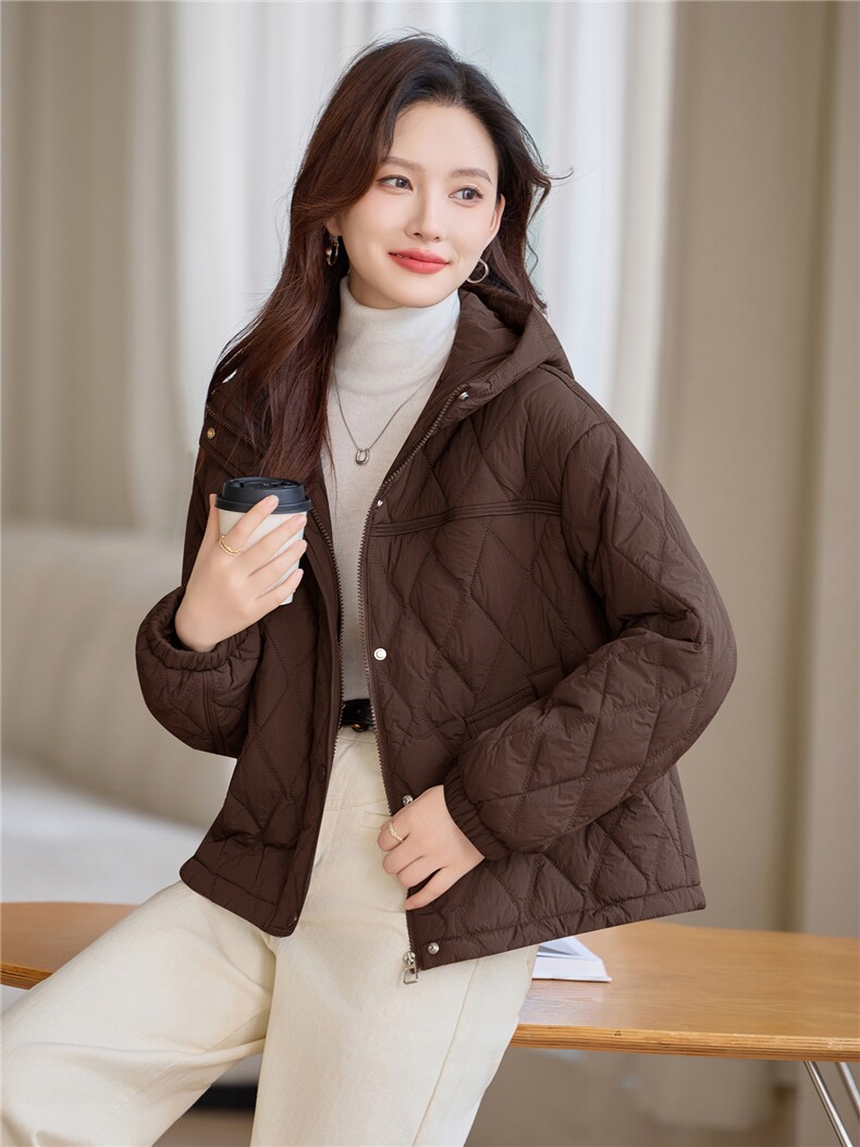 现货!2025年冬季时尚连帽加厚女外套,女装棉衣/棉服,依恋蒂丝