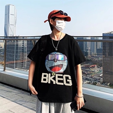黑色