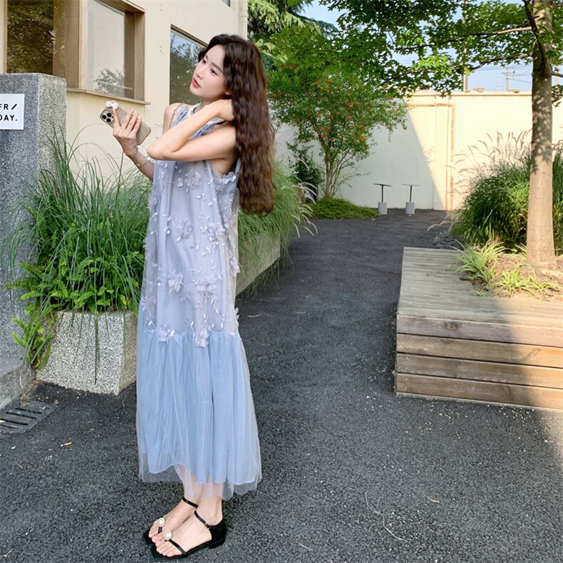 蓝色网纱立体花朵挂脖连衣裙女2025夏季新款超仙绝美度假风长裙潮,女装连衣裙,2C266